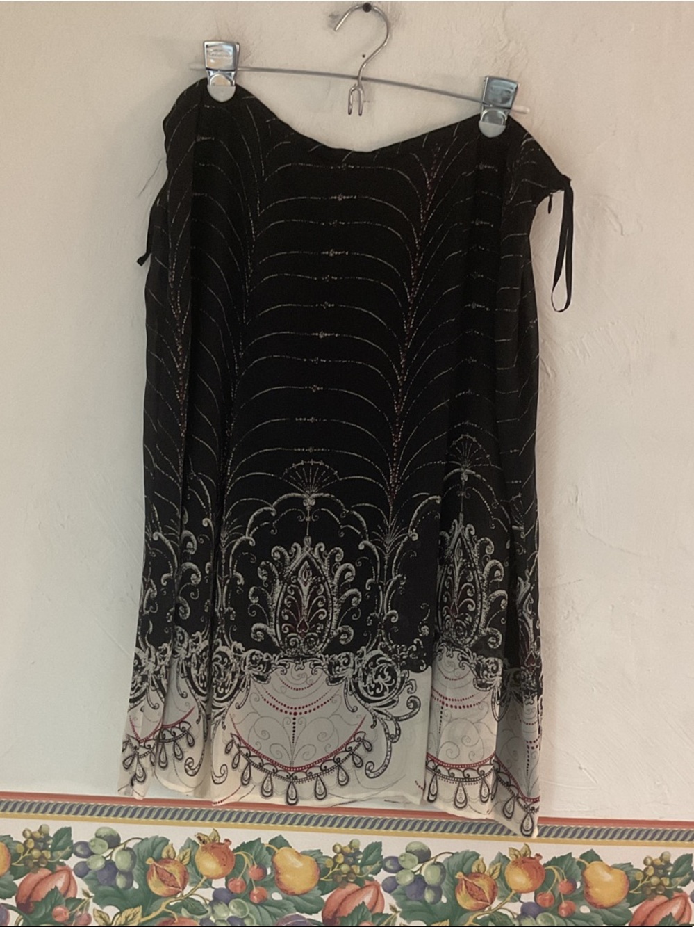 Jones Wear Paisley Border Print Chiffon Midi Skirt Size 16 Black/Ivory